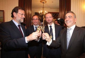 En la boda de Maroto, el ministro Alonso presentó su candidatura
